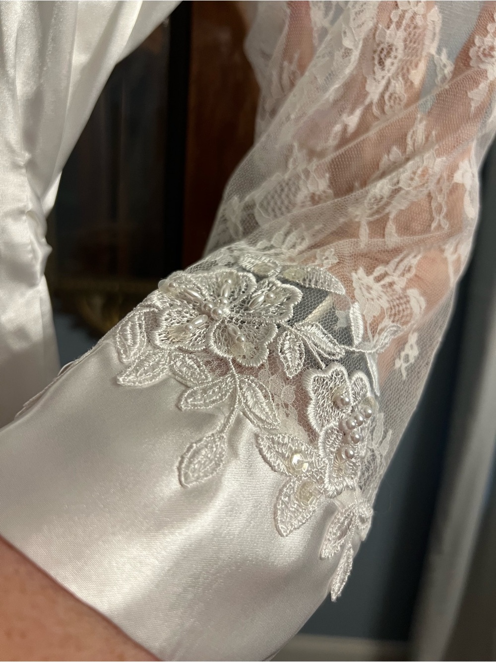 Lily Bloom Ivory Satin Robe with Floral Lace Shoulders - Picture 2 of 11